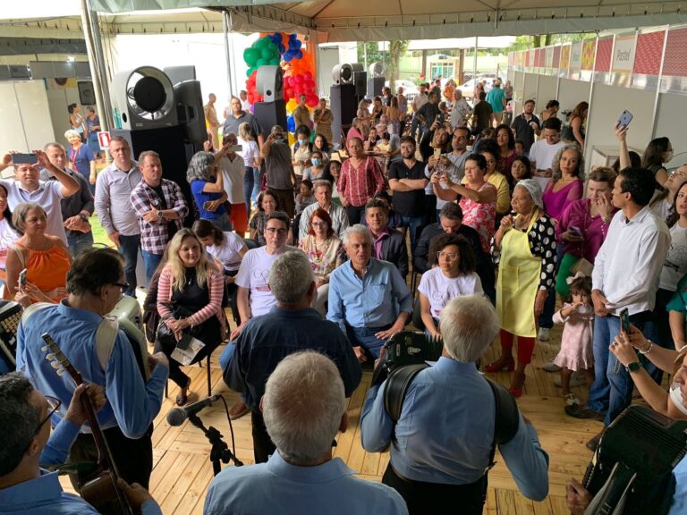 “Goiás Feito à Mão dá visibilidade ao artesanato e impulsiona a economia criativa” pode ser alterado para “Goiás Artesanal aumenta a exposição do artesanato e estimula a economia inovadora”