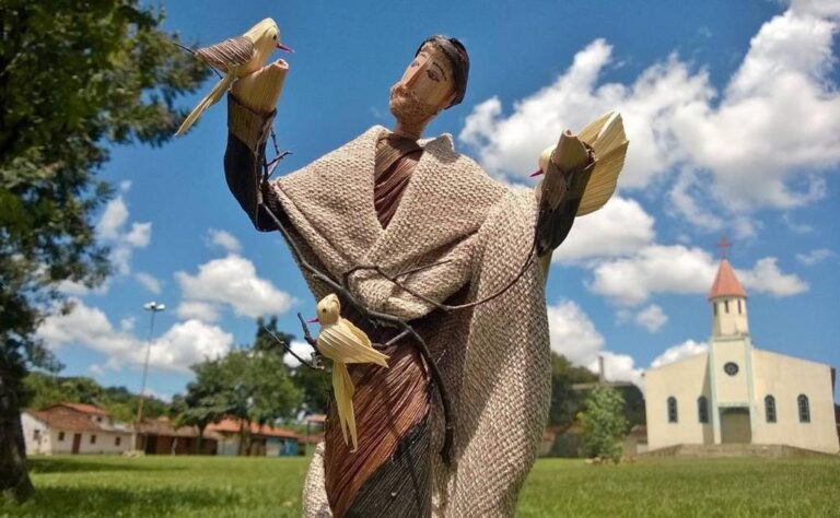 “Sebrae é mais uma vez parceiro de uma das mais importantes feiras do segmento em Goiás” pode ser alterado para “Sebrae é novamente colaborador de uma das mais relevantes exposições do setor em Goiás”